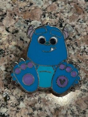 Disney Pin 2018 Hidden Mickey Plush Big Feet - Sulley